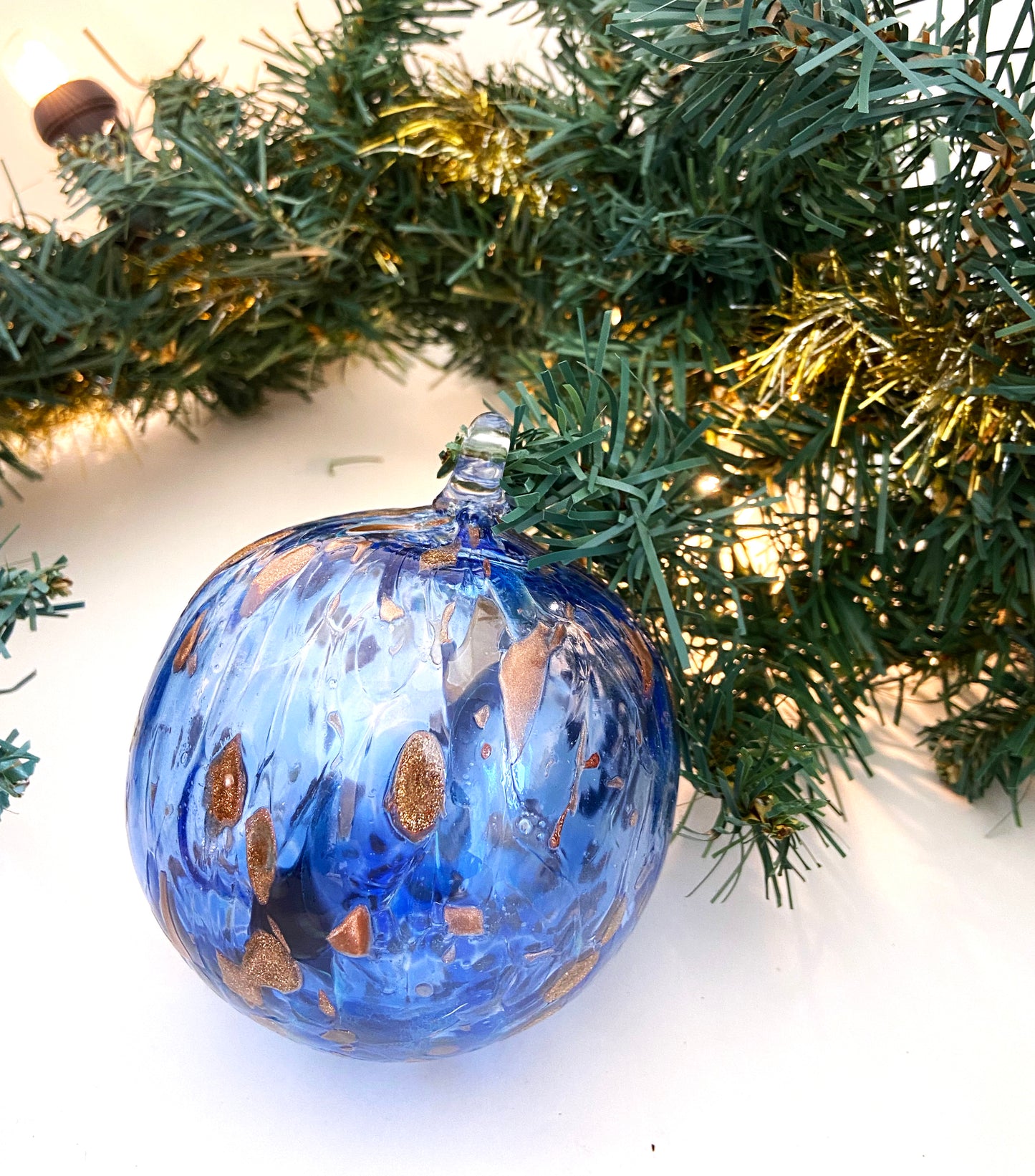Boules de Noël en verre « I Colori di Murano », pack de 6 grandes boules de verre soufflées colorées, fabriquées à la main, décorations de Noël pour le sapin de Noël avec anneau de suspension Ø 9 cm. Aventurine