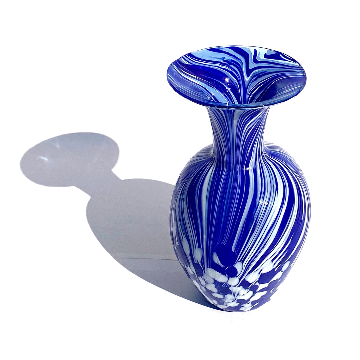 Vaso in vetro di Murano, soffiato e lavorato a mano, linea "I Colori di Murano" h. cm. 17,5 - Made in Murano. Cod. 20