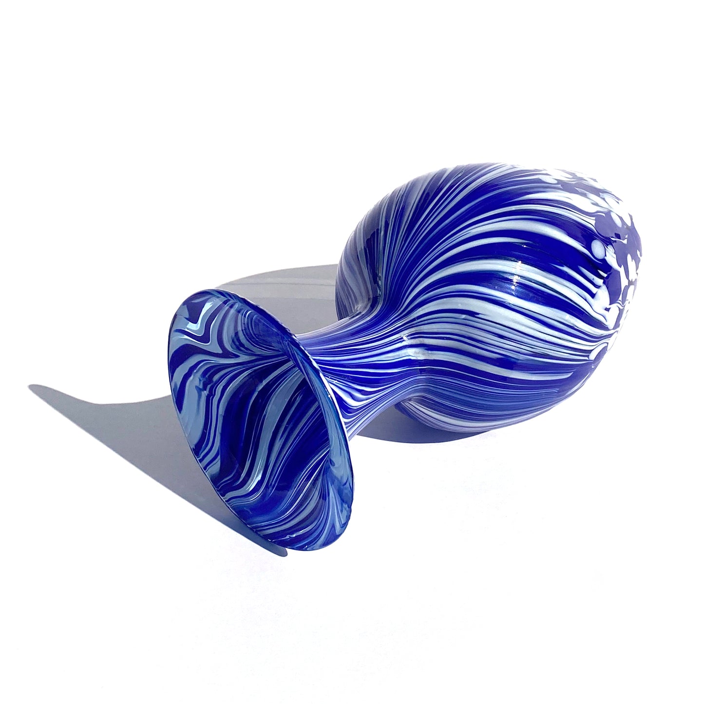 Vaso in vetro di Murano, soffiato e lavorato a mano, linea "I Colori di Murano" h. cm. 17,5 - Made in Murano. Cod. 20