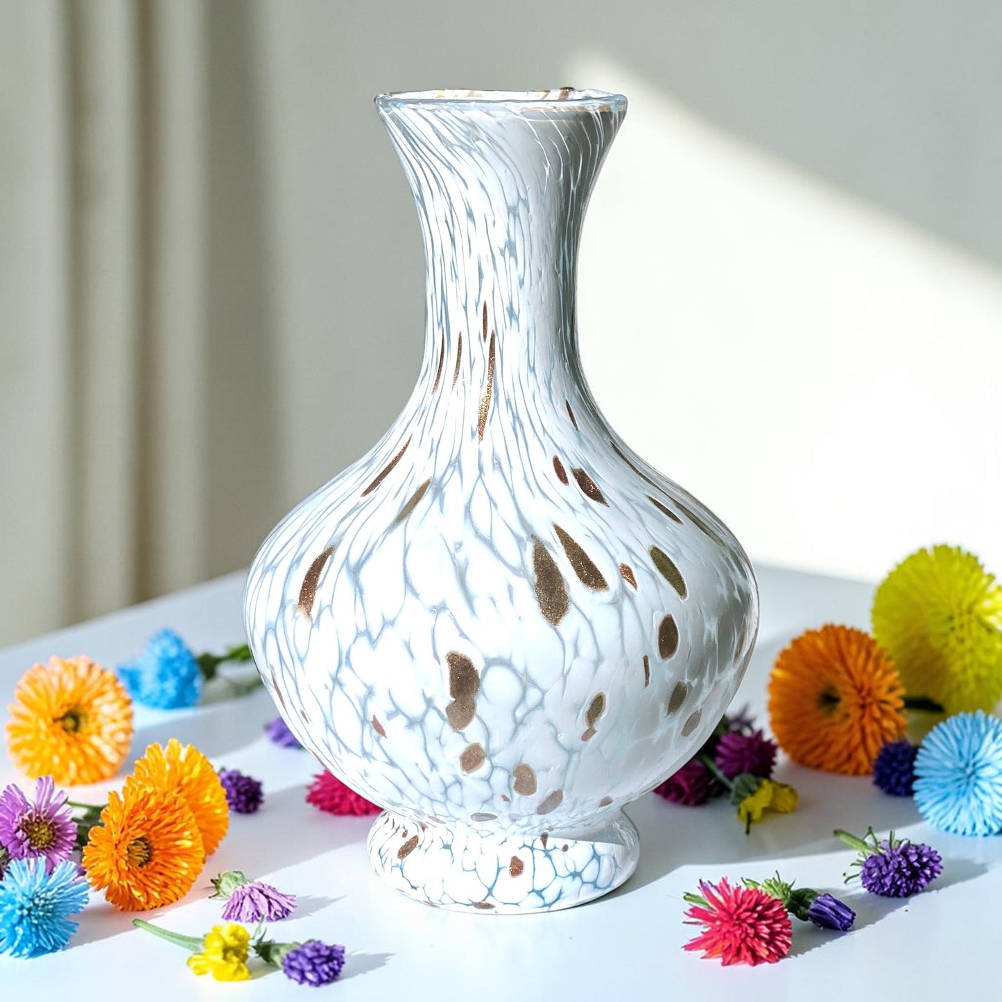1 Vaso in Vetro Soffiato stile "AVVENTURINA" Lavorato a Mano con Murrine di Murano, linea “I Colori di Murano” h. 29 cm. Made in Italy