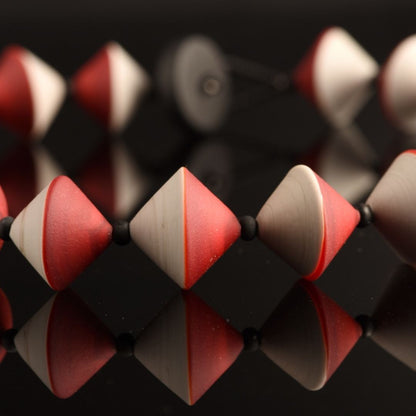 Collana Anna in Vetro di Murano Originale (52 cm): Perle Biconiche Bicolore Satinate da 20mm, Lavorazione Artigianale a Lume, Gioiello Unico e Vivace.