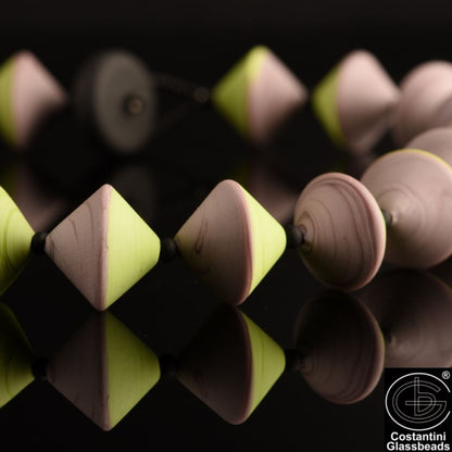 Collana Anna in Vetro di Murano Originale (52 cm): Perle Biconiche Bicolore Satinate da 20mm, Lavorazione Artigianale a Lume, Gioiello Unico e Vivace.