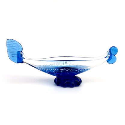 Gondola in vetro di Murano, una scultura creata dai migliori maestri di Murano, un simbolo di eleganza e tradizione.