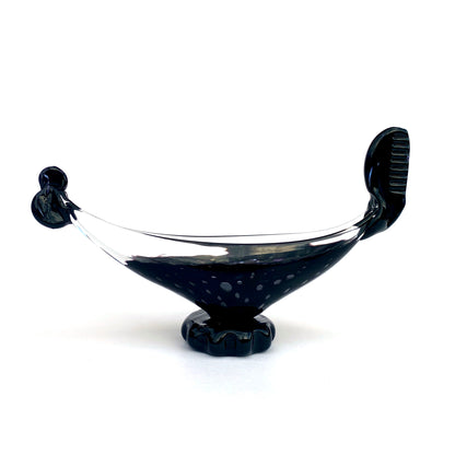 Gondola in vetro di Murano, una scultura creata dai migliori maestri di Murano, un simbolo di eleganza e tradizione.