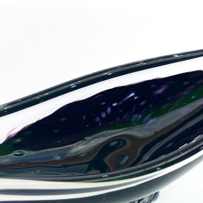 Gondola in vetro di Murano, una scultura creata dai migliori maestri di Murano, un simbolo di eleganza e tradizione.