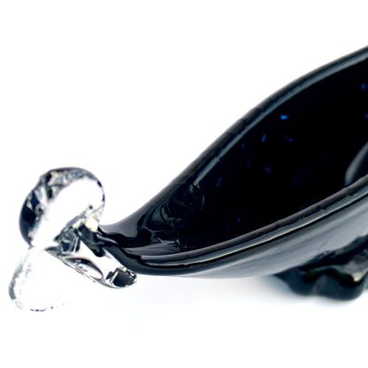 Gondola in vetro di Murano, una scultura creata dai migliori maestri di Murano, un simbolo di eleganza e tradizione.