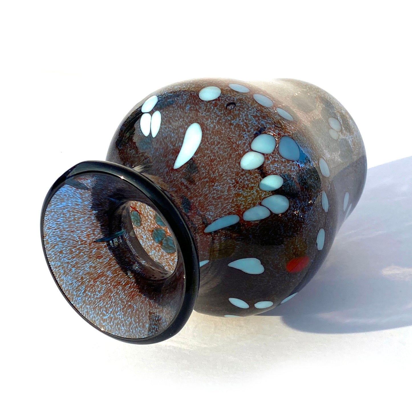 Vaso in vetro di Murano, soffiato e lavorato a mano, linea "I Colori di Murano" h. cm. 15 - Made in Murano. Cod. 06