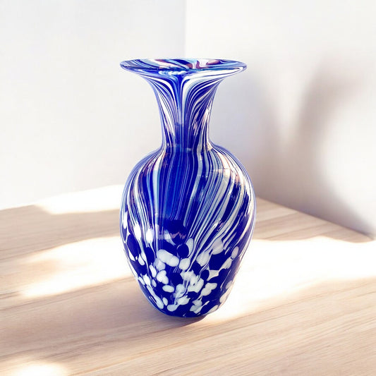 Vaso in vetro di Murano, soffiato e lavorato a mano, linea "I Colori di Murano" h. cm. 17,5 - Made in Murano. Cod. 20
